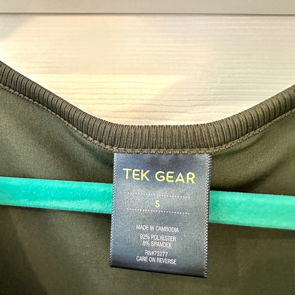 NWOT women’s tek gear  dress size small - Picture 2 of 8